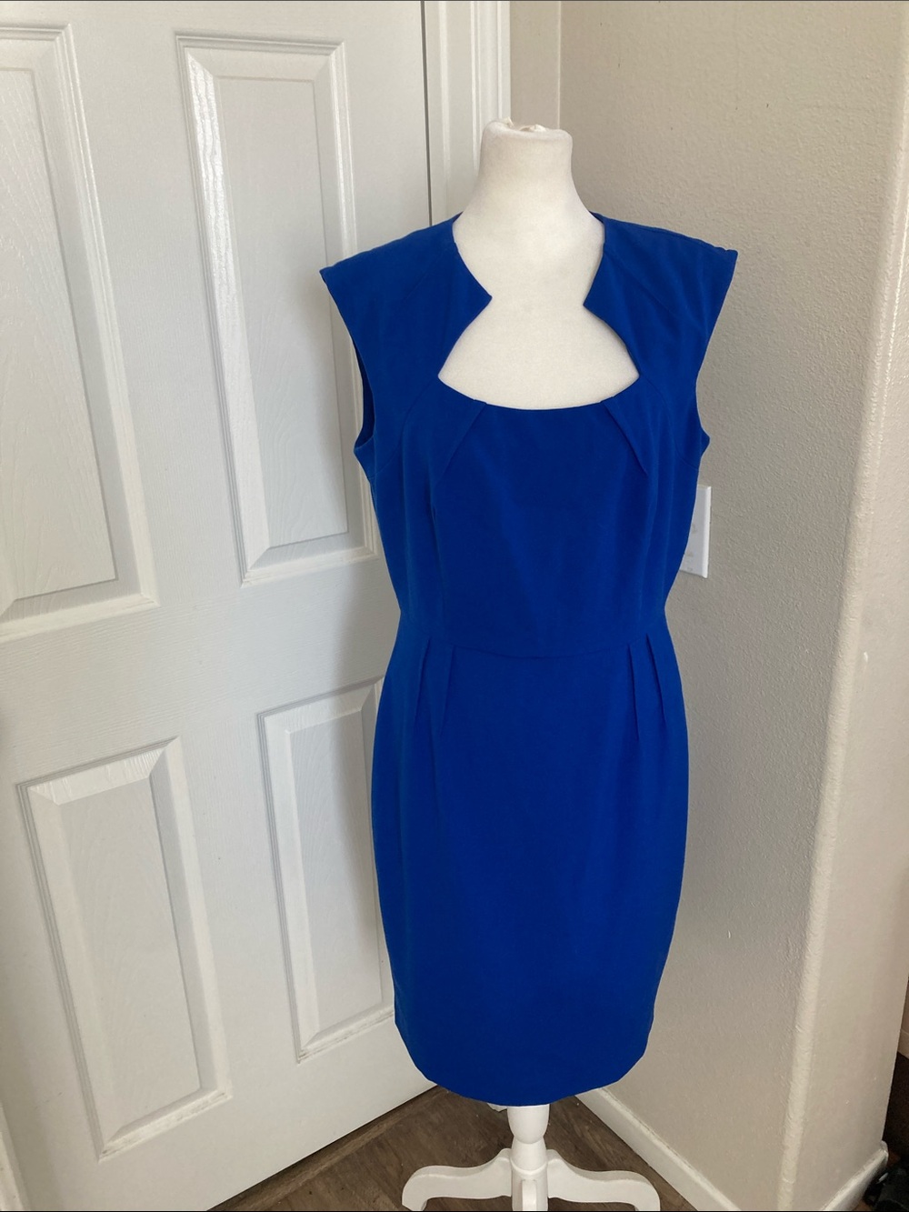 Sleeveless Royal Blue Keyhole Sheath Dress Sz 10